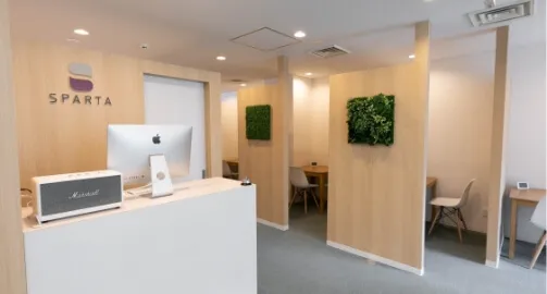 開校8年の実績受講者数1万人以上